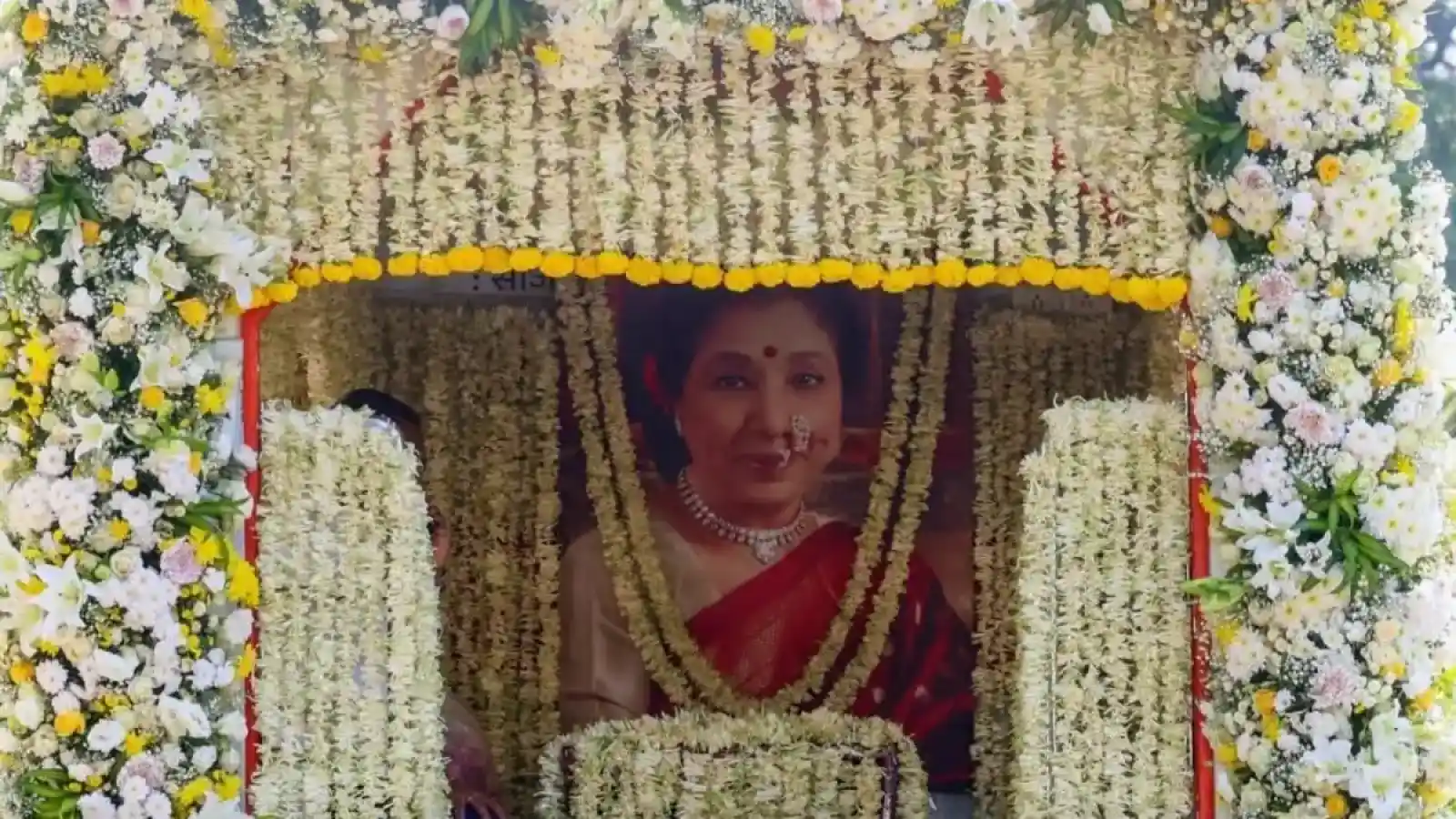 Asha Bhosle: आशा भोंसले के निधन की कवरेज पर पाकिस्तान में बवाल! जियो टीवी को सरकार का नोटिस