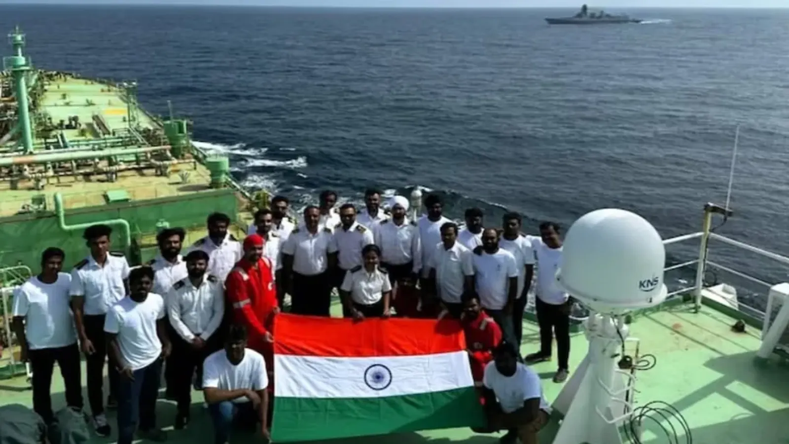 जंग के बीच भी नहीं रुकी भारत की रफ्तार! Hormuz Strait से गुजरते जहाजों ने दिखाया दम