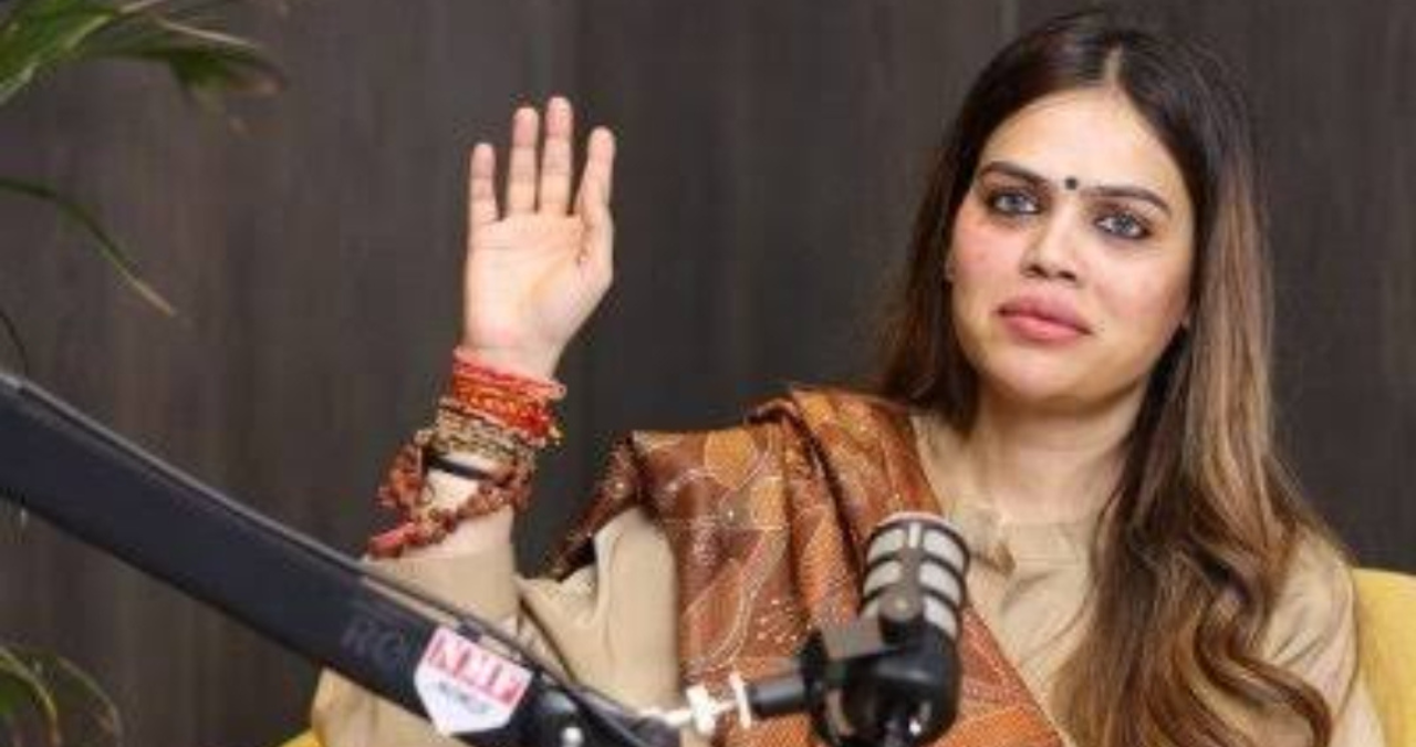 Mumbai: Lenskart स्टोर में विवाद! Nazia Elahi Khan का मैनेजर से तीखा सवाल, वीडियो वायरल