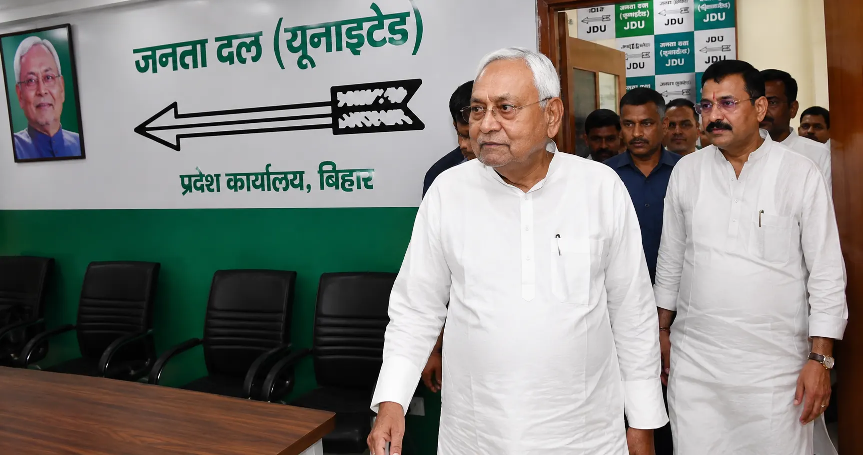 Nitish Kumar: अचानक पहुंचे जेडीयू दफ्तर, जानिए दौरे की बड़ी वजह