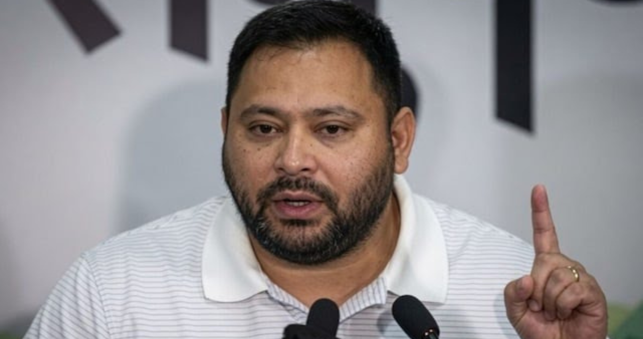 दिल्ली से पटना लौटते ही Tejashwi Yadav का सरकार पर हमला, सीएम और प्रशासन पर उठाए सवाल